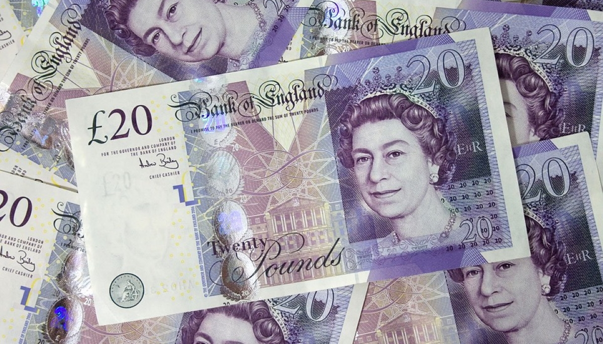 £20 notes to depict the 13 per cent growth of UK digital ad spend in the first half of 2019