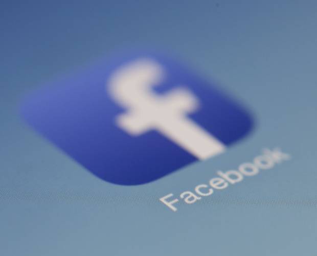 Facebook to begin paying UK publishers for news stories