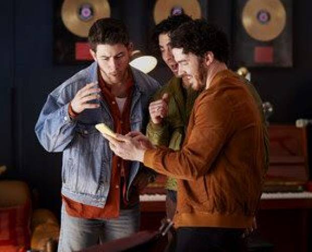 Candy Crush Saga and Jonas Brothers team up to drop exclusive tracks in the mobile game 24-hours before 'The Album' release