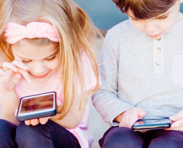 EE launches child phone safety SMS service
