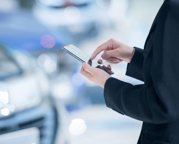 Mobiles have become an important part of the car buying journey, but consumers still prefer to buy in-person: report