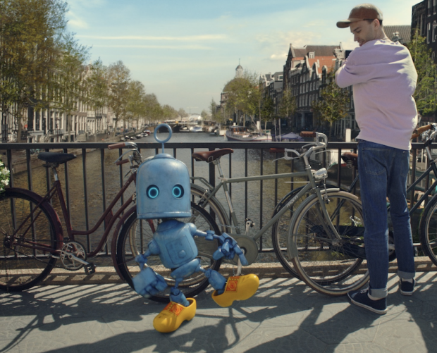 O2 launches ‘Share My Clogs’ integrated campaign about EU roaming charges