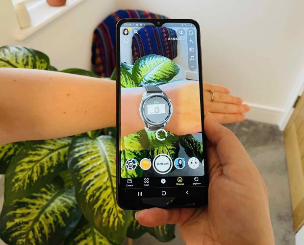 Snapchat partners with Samsung for wrist-tracking campaign 